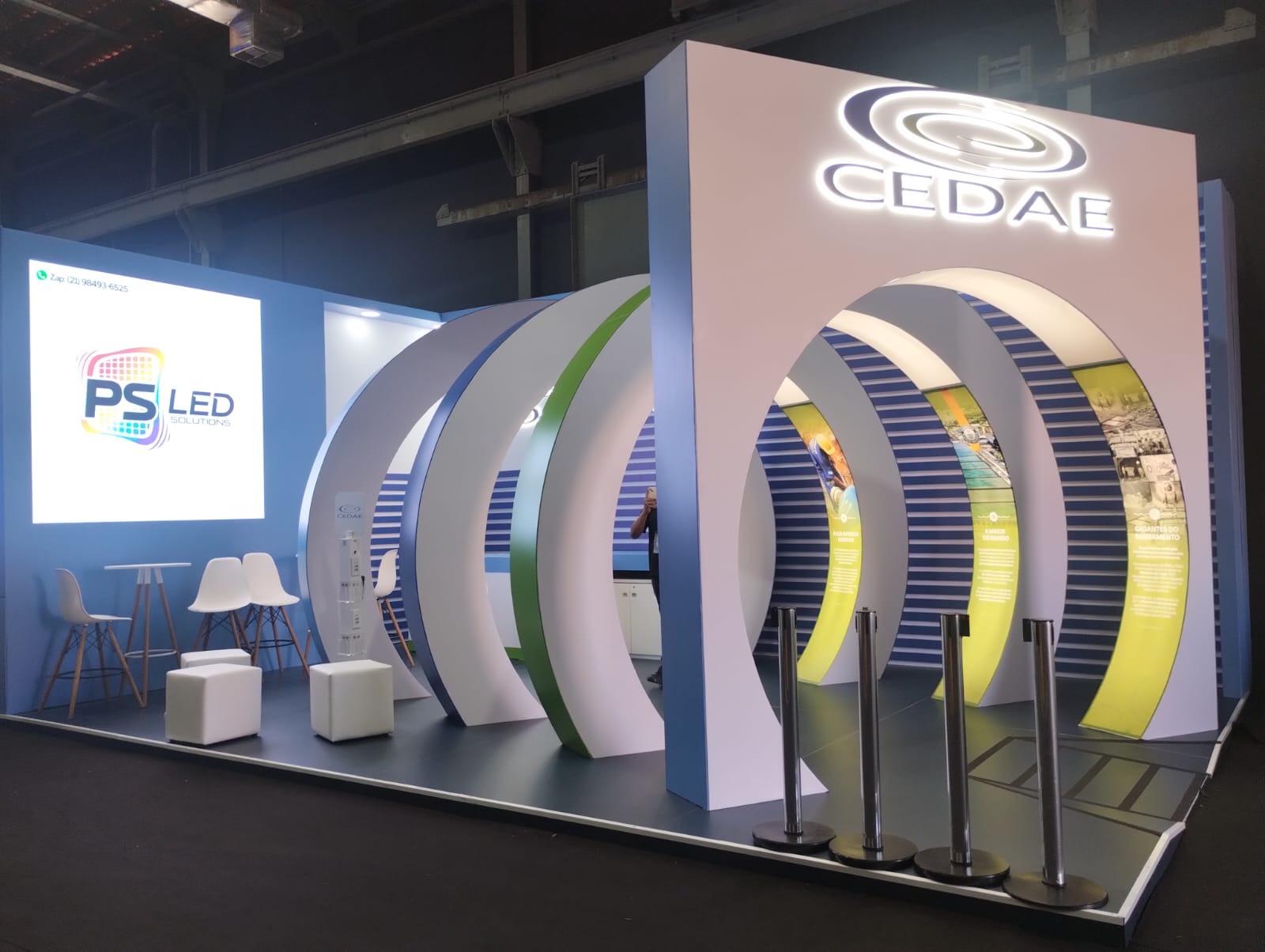 Montagem do estande da CEDAE no Rio Innovation Week